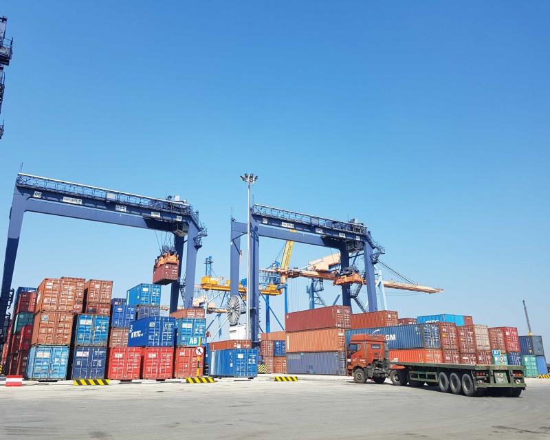 Chuyên chở hàng hóa XNK bằng container